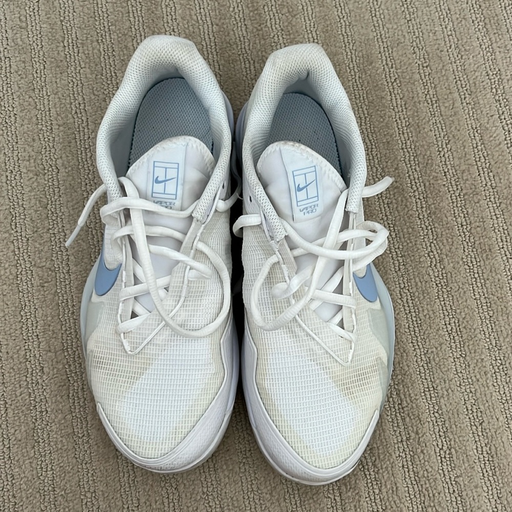 Nike tennis shoes